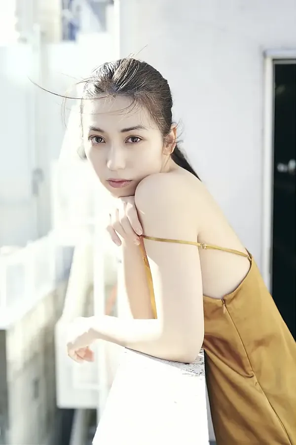 사토 아이리, FRIDAY 사진집 「신주쿠 론리네스」 Set.02