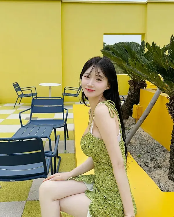 야외샤워장에서의 몸매자랑