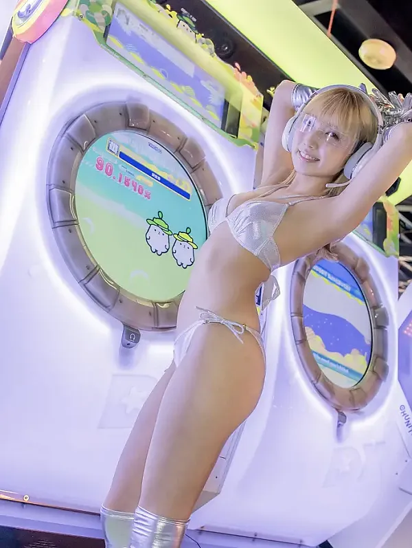 시모츠키 메아 사진집 「레이디 플레이어 MEA」 Set.02