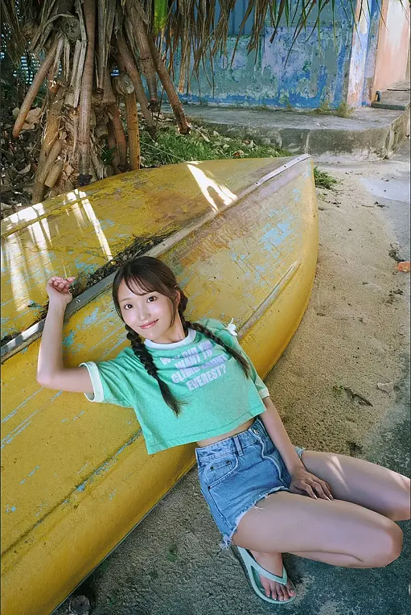 NEO 네오, 사진집 2025 가을 시즌 걸 「푸른빛에 녹아들다」