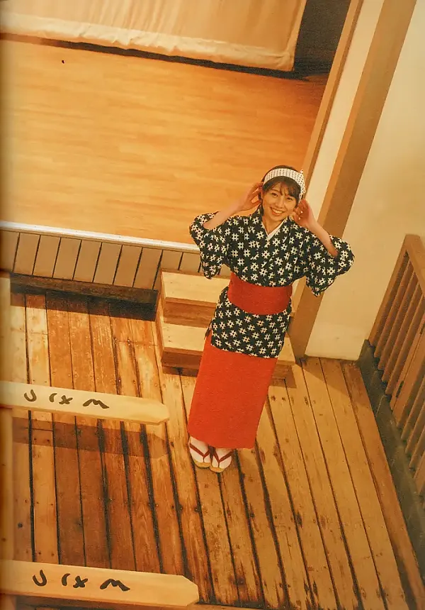 아베 와카나, 첫 번째 사진집 「사랑받을 예감」 Set.03